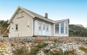 Lovely Home In Stadlandet With Jacuzzi
